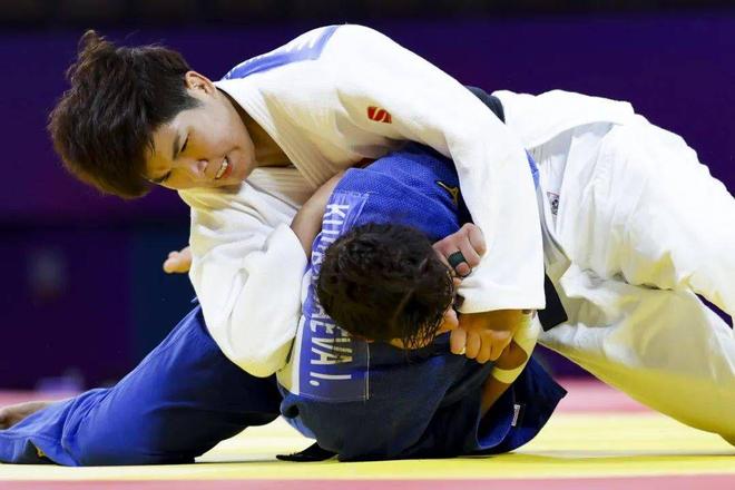 开云体育app-巴西选手奋力拼搏，斩获柔道铜牌